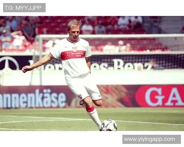 全球最具魅力的足球明星盘点他们的风采与成就